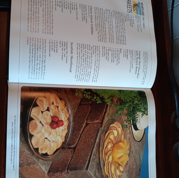 America the Majestic Pictorial Cookbook - Picture 4 of 5